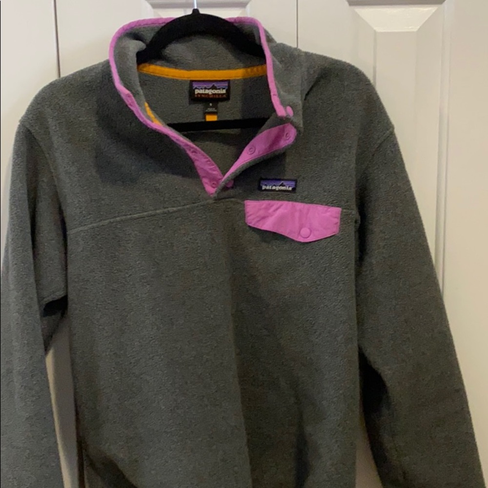 Women’s quarter zip Patagonia sweatshirt